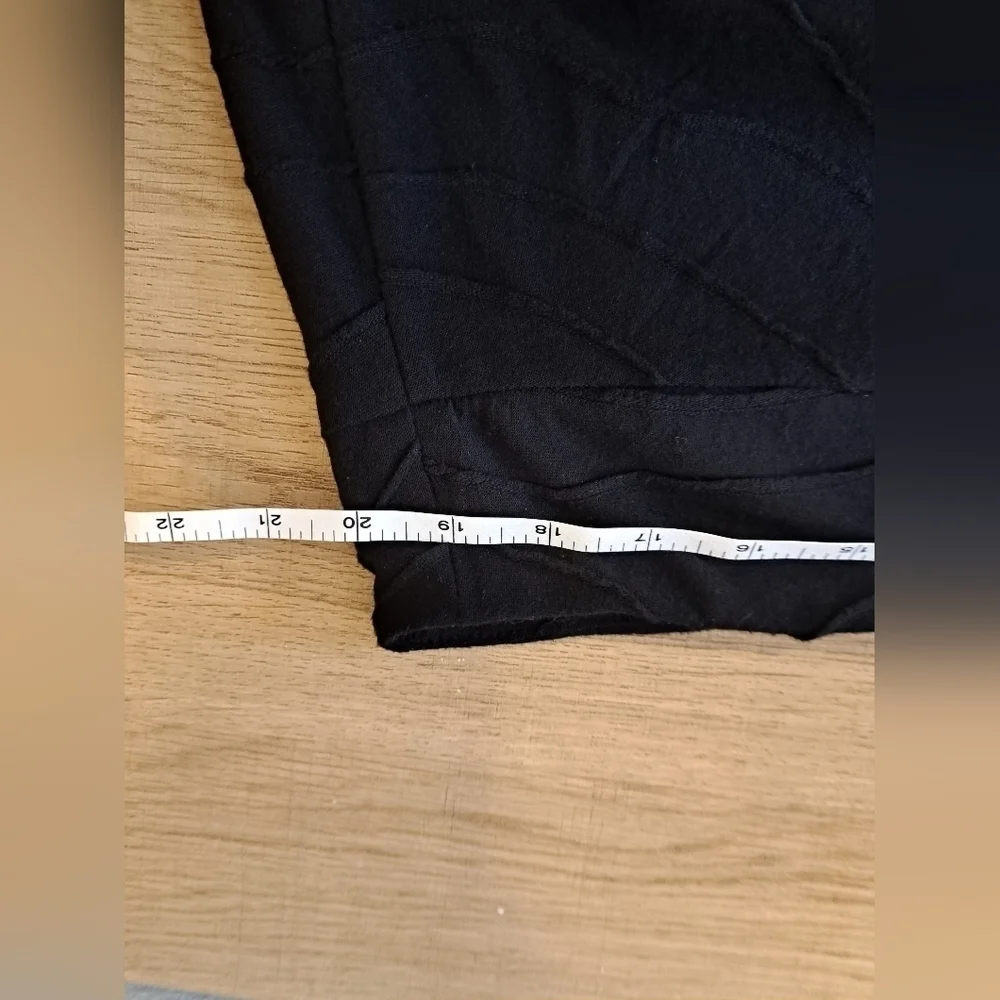 Women's Textured Knee Length Black Skirt Women's Plus Size XL - Picture 6 of 7